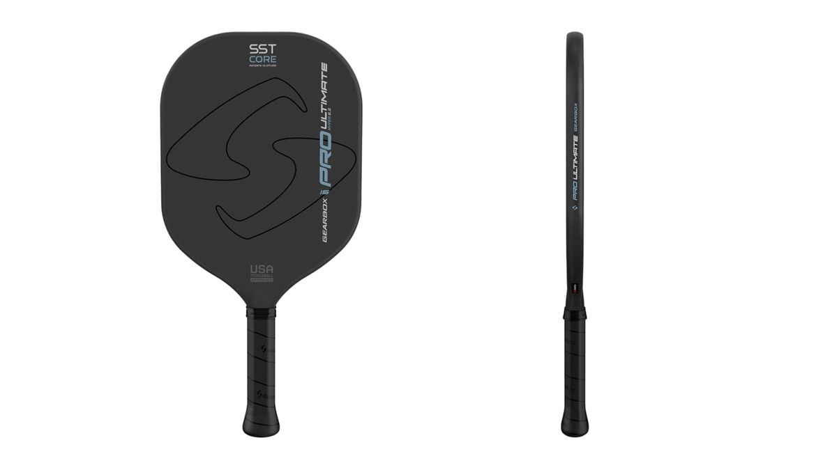 Gearbox Pro Ultimate Hyper nhìn từ mặt trước và nhìn từ cạnh bên trên nền sáng