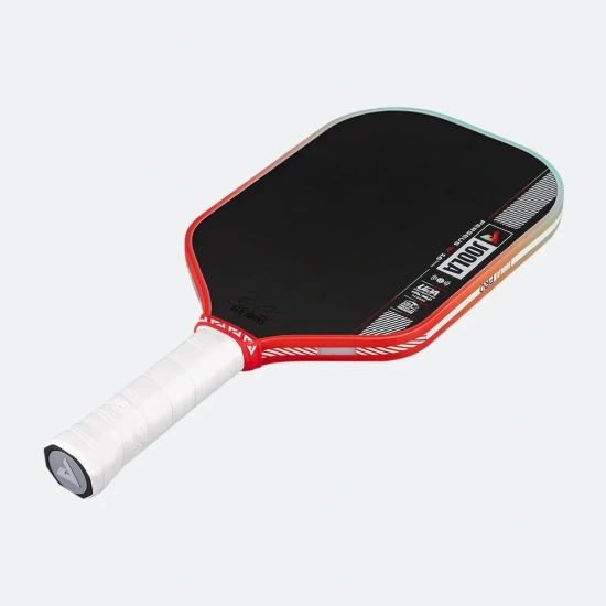 Joola Perseus Pro IV Malaysia Colorway nằm chéo, cán về bên trái