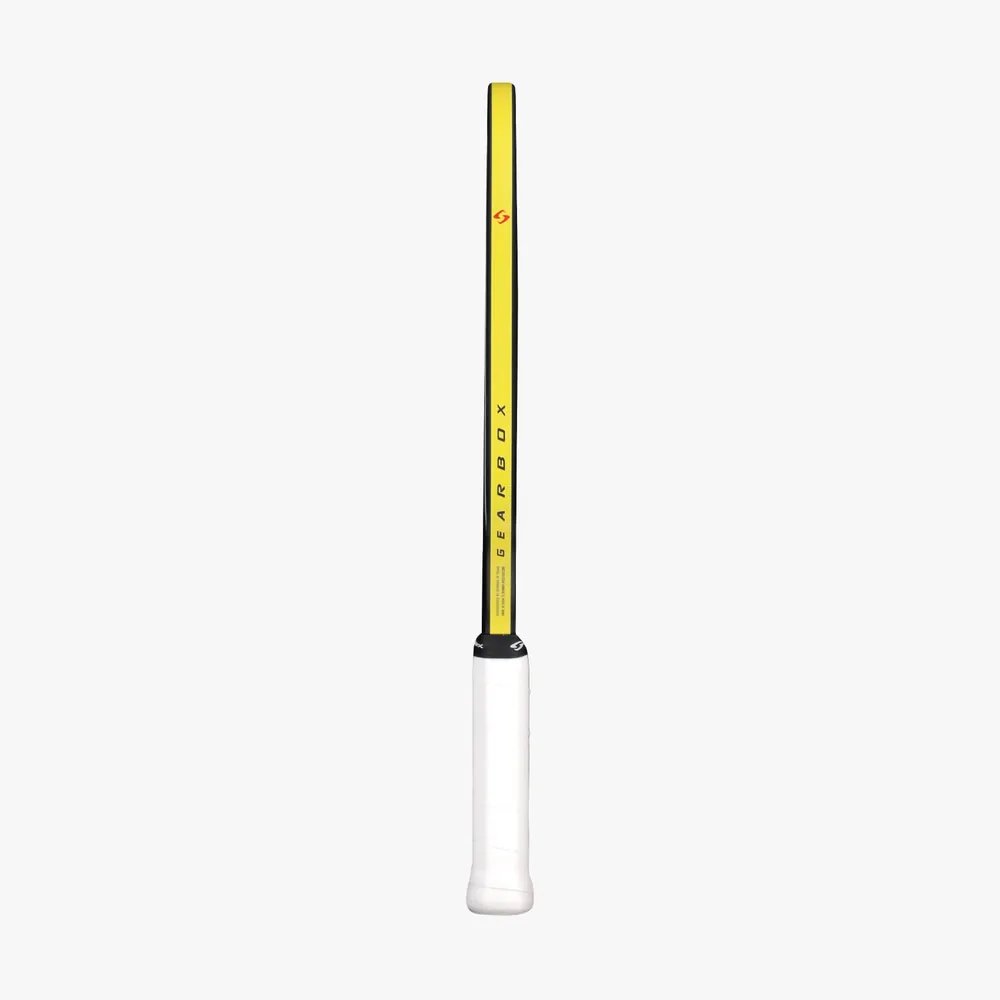 Cạnh vợt Pressure X 8E nhìn thẳng: thân dày 16 mm, cán quấn Smooth Wrap trắng