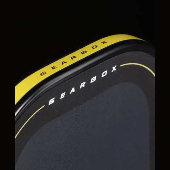 Cận cảnh mép đầu vợt 8E trong bộ Complete Set
