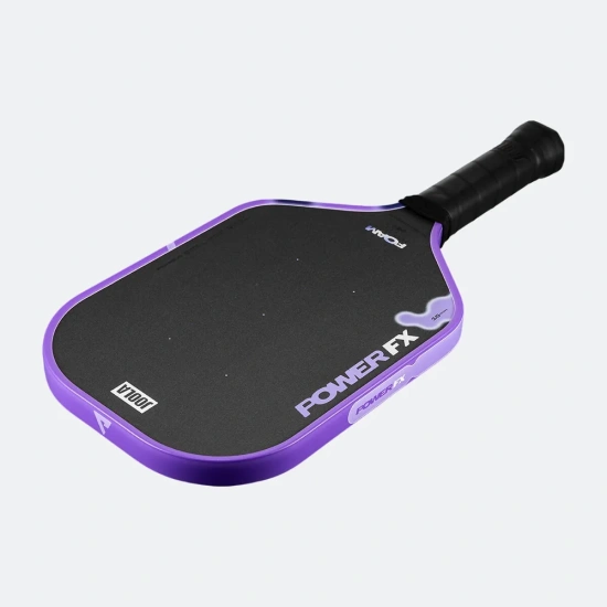 Power FX Mischief chụp phối cảnh từ phía đầu vợt
